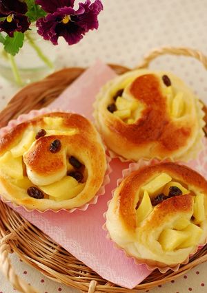 シナモン入り♪リンゴロールパン-レシピのメイン写真