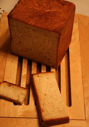 すりゴマとライ麦の香ばし食パン-レシピのメイン写真