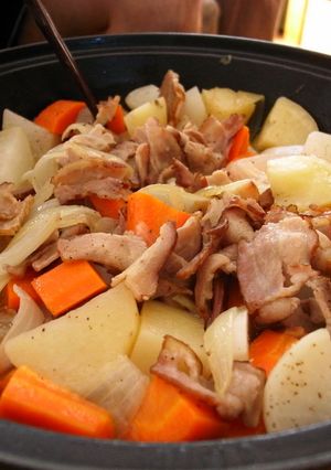 タジン鍋で☆旦那様の洋風肉じゃが-レシピのメイン写真