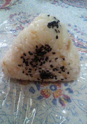 天かす胡麻おにぎり-レシピのメイン写真