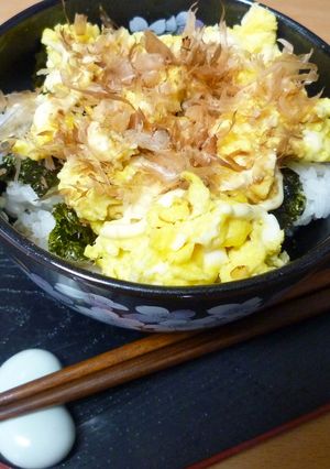 簡単！朝食に一人ごはんに　「いり卵丼」-レシピのメイン写真