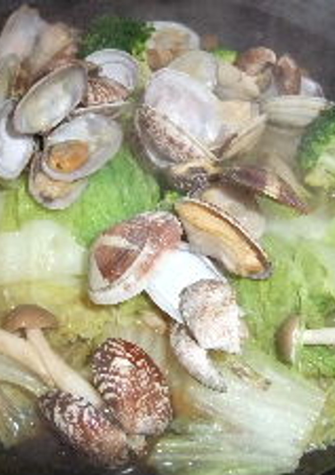 タジン鍋で☆あさりと白菜の蒸し煮☆-レシピのメイン写真