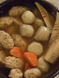 炊飯器で煮物(鶏つくねと里芋)-レシピのメイン写真