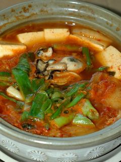 簡単、牡蠣と豆腐のチゲ-レシピのメイン写真