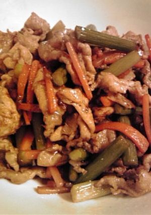 ニンニクの芽と人参と豚肉の甜麺醤炒め-レシピのメイン写真