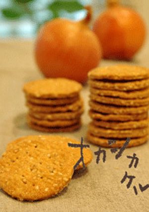 タマネギとゴマのおつまみクラッカー-レシピのメイン写真