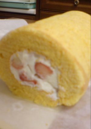 もっちり!?ふわふわいちごロール-レシピのメイン写真