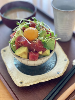 マグロアボカド丼-レシピのメイン写真