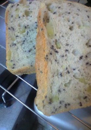 HBで黒ｺﾞﾏ&さつまいも&ご飯食ﾊﾟﾝ-レシピのメイン写真