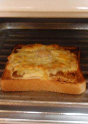 ちょい食べカレーとチーズのトースト-レシピのメイン写真