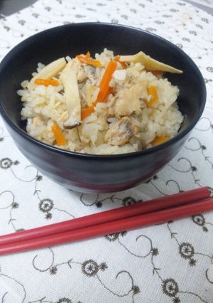 鮭缶でカルシウムたっぷり炊き込みご飯-レシピのメイン写真
