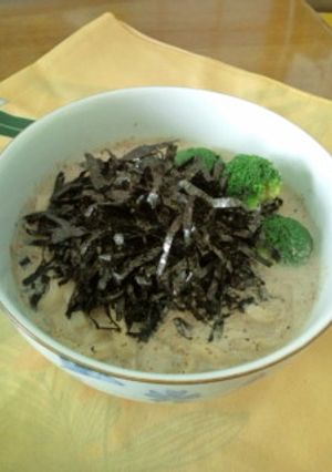 簡単１人ランチ☆あったか♪ゴマダレうどん-レシピのメイン写真