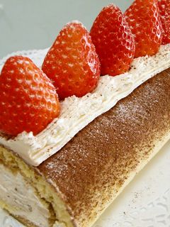 くまロールケーキ♪苺付き 16051-1247-