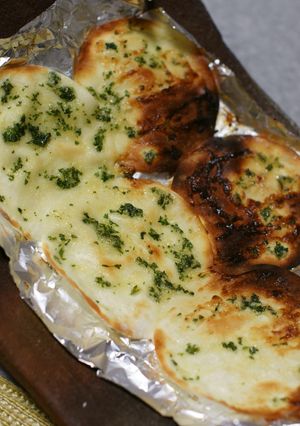 やみつき！餃子の皮でガーリックマヨピザ-レシピのメイン写真