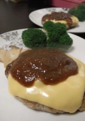 彼氏が作る!絶品チーズハンバーグ❤-レシピのメイン写真