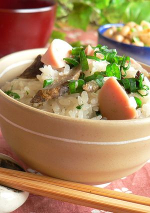 おさかなソーセージとごぼうの炊き込みご飯-レシピのメイン写真