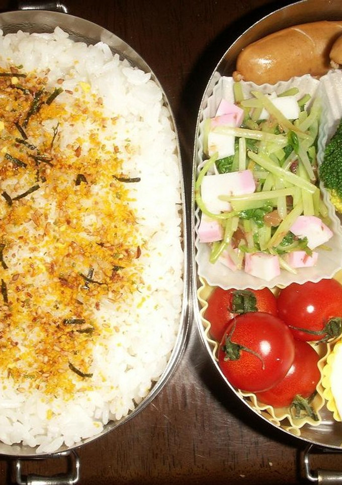 三つ葉とかまぼこの梅肉和え☆-レシピのメイン写真