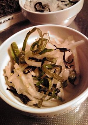 大根と大葉の塩昆布和え-レシピのメイン写真
