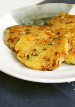 もちもち♪納豆入りじゃが芋のお焼き-レシピのメイン写真