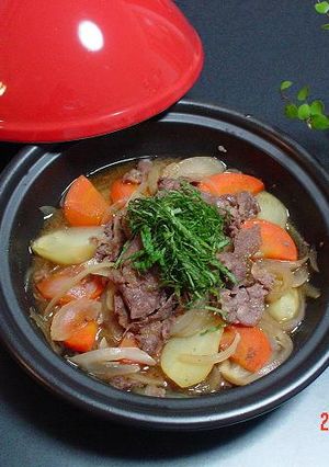 タジン鍋で作る『肉じゃがカレー風味』-レシピのメイン写真