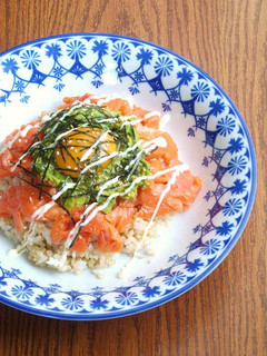 サーモンとアボカドのまったり丼-レシピのメイン写真