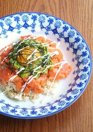 サーモンとアボカドのまったり丼-レシピのメイン写真