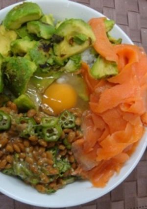 アドカドとスモークサーモン丼（超大盛り）-レシピのメイン写真