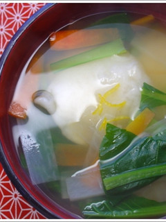 大根とにんじんでお雑煮♪-レシピのメイン写真