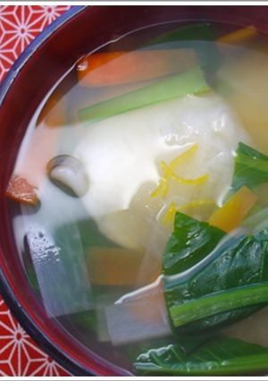 大根とにんじんでお雑煮♪-レシピのメイン写真