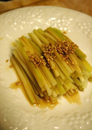 ブロッコリーの茎のナムル風サラダ-レシピのメイン写真