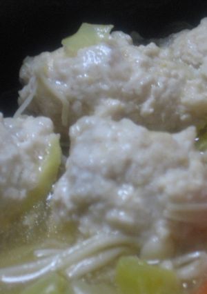 鍋に。 シンプル:鶏だんご-レシピのメイン写真
