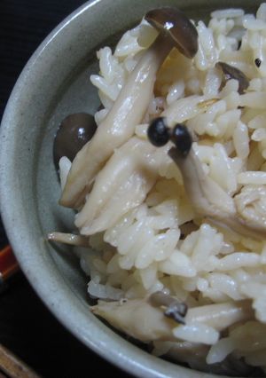 超簡単、キノコの炊き込みご飯-レシピのメイン写真