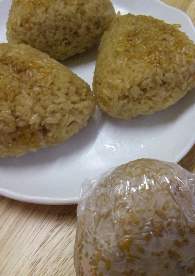 さくらご飯で焼きおにぎり(冷凍可)-レシピのメイン写真
