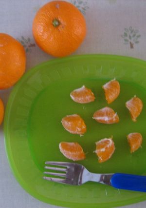 離乳食後期頃から　　みかんを半分に…-レシピのメイン写真
