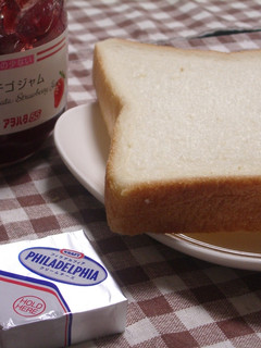 クリームチーズとイチゴジャムのトースト-レシピのメイン写真
