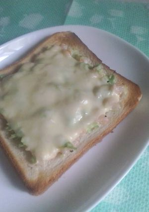 エビマヨキャベツのチーズトースト-レシピのメイン写真