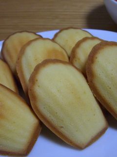 レモンの効いたマドレーヌ-レシピのメイン写真
