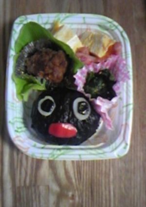 ピングーおにぎりでお弁当-レシピのメイン写真