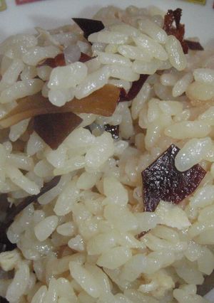 ソフトいかくん＆昆布の炊き込みご飯♪-レシピのメイン写真