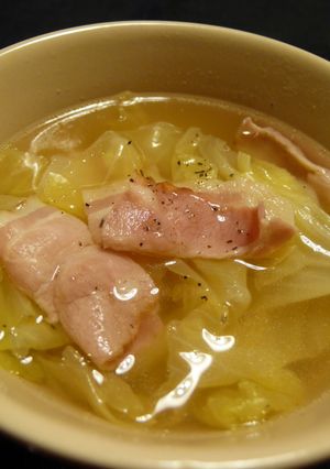 キャベツとベーコンの簡単スープ-レシピのメイン写真