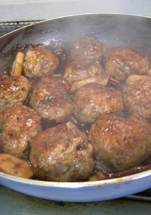 豚肉100%♪<豚バーグのトロミ煮>♪-レシピのメイン写真