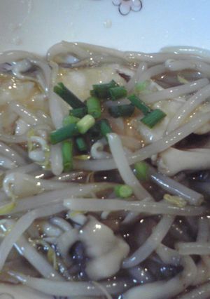白身魚のムニエル〜きのこ・もやしあんかけ-レシピのメイン写真