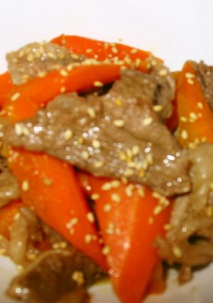 にんじんﾓﾘﾓﾘ肉炒め♪-レシピのメイン写真