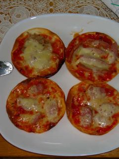 餃子の皮で簡単ピザ-レシピのメイン写真