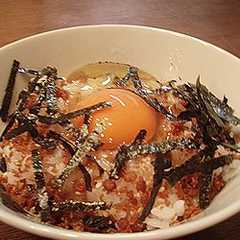 รูปของ 卵かけごはん 鶏そぼろ丼風♪