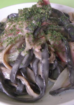 黒にんにくパスタ（２種類）のカルボナーラ-レシピのメイン写真