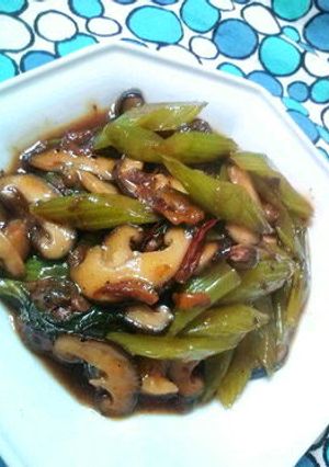 10分で★セロリと赤貝のオイスター炒め煮-レシピのメイン写真