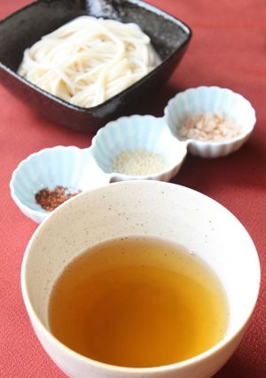 超手抜き!澄んだ絶品茹でうどんのだし汁-レシピのメイン写真
