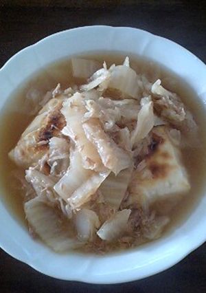 お餅で朝食☆白菜とツナの煮物がけ-レシピのメイン写真