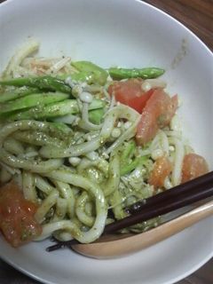 おしゃれに洋風バジルソースうどん-レシピのメイン写真
